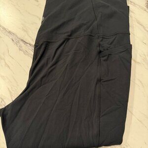 Athleta Gray- Blue Salutation Stash 7/8 Leggings with pockets